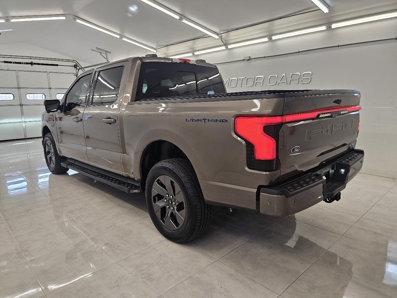 Ford F-150 Lightning Platinum 4WD SuperCrew 5.5' Box 2023