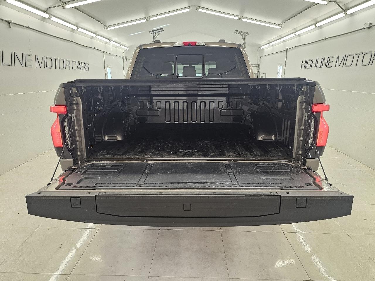 Ford F-150 Lightning Platinum 4WD SuperCrew 5.5' Box 2023