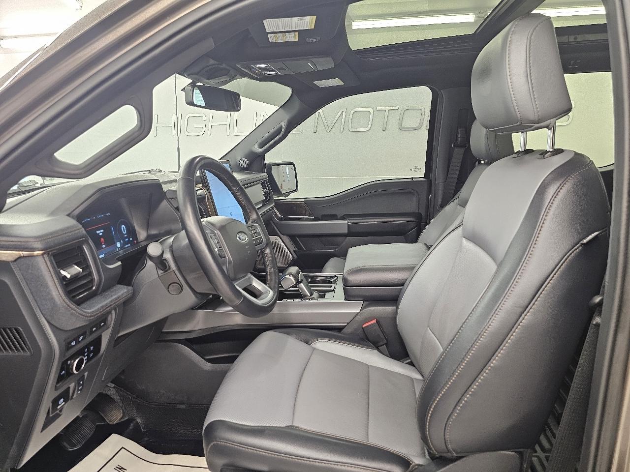 Ford F-150 Lightning Platinum 4WD SuperCrew 5.5' Box 2023