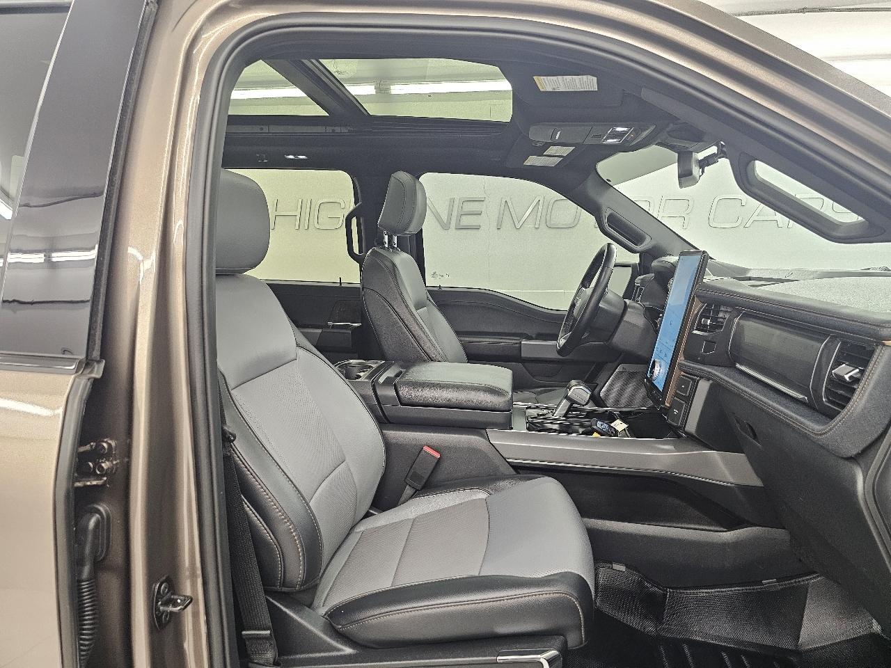 Ford F-150 Lightning Platinum 4WD SuperCrew 5.5' Box 2023