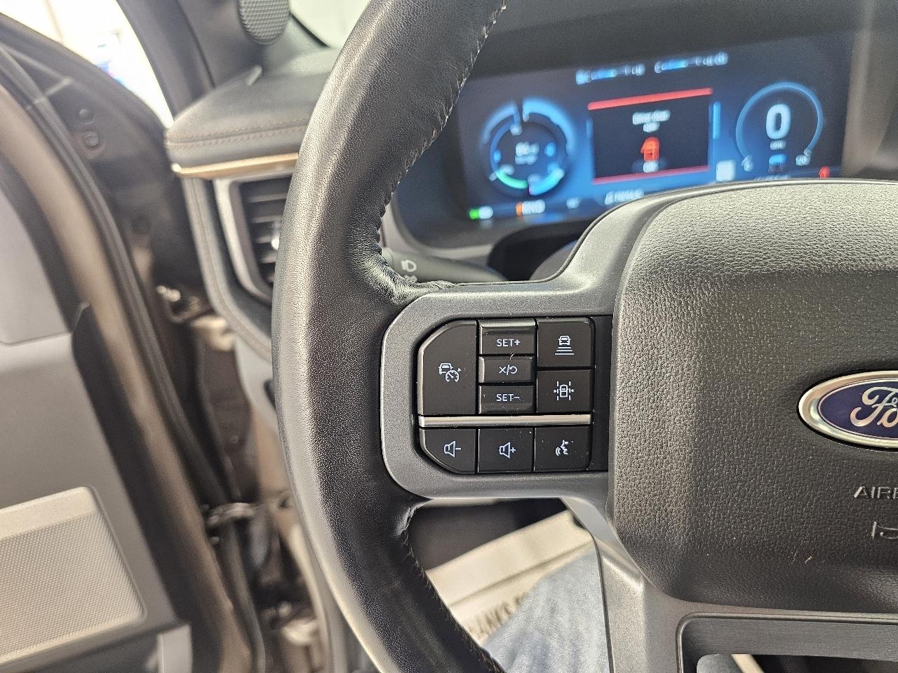 Ford F-150 Lightning Platinum 4WD SuperCrew 5.5' Box 2023