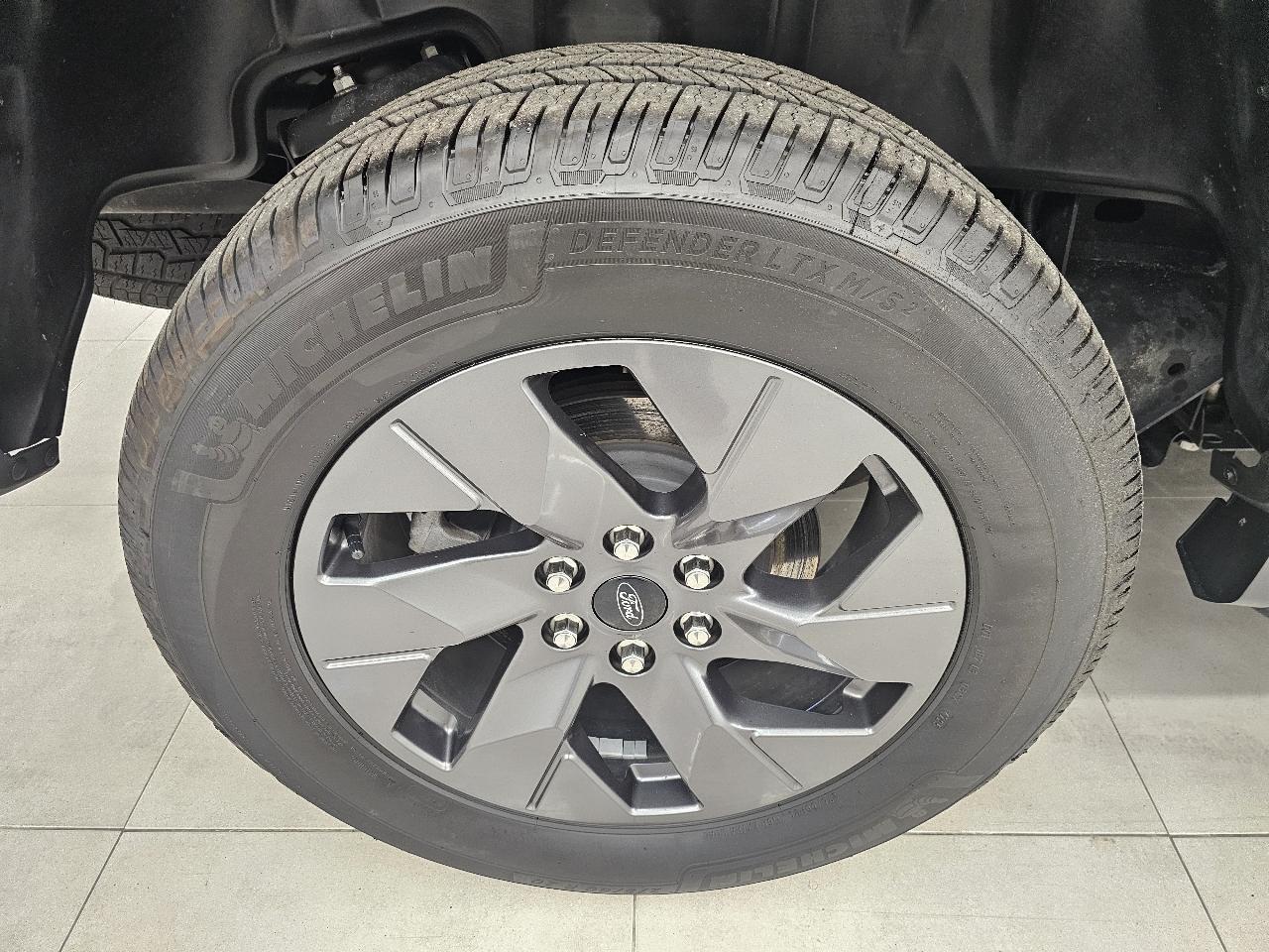 Ford F-150 Lightning Platinum 4WD SuperCrew 5.5' Box 2023