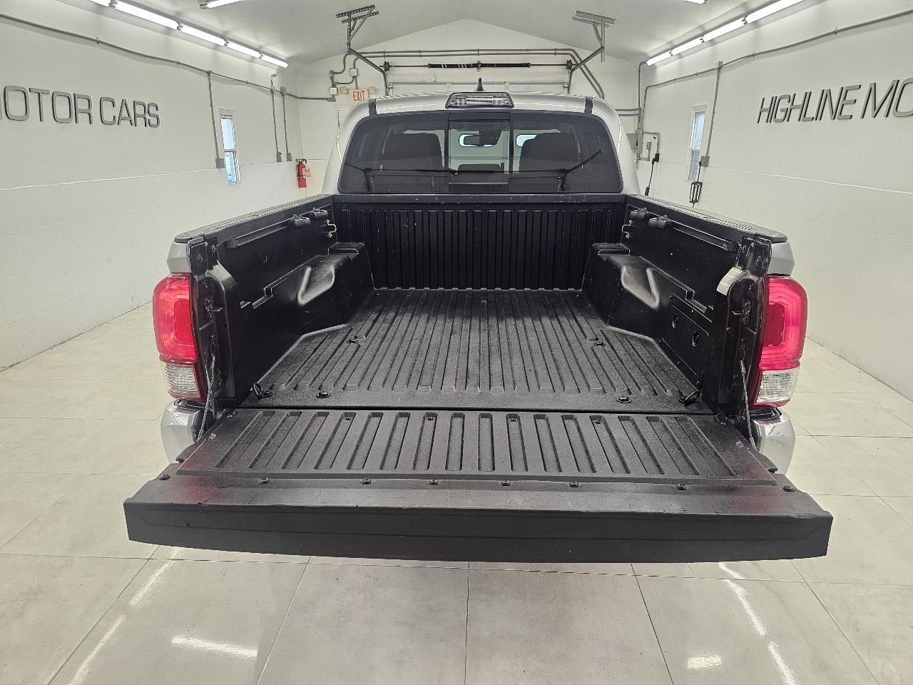 Toyota Tacoma 4WD TRD Off Road Double Cab 5' Bed V6 MT (Natl) 2019