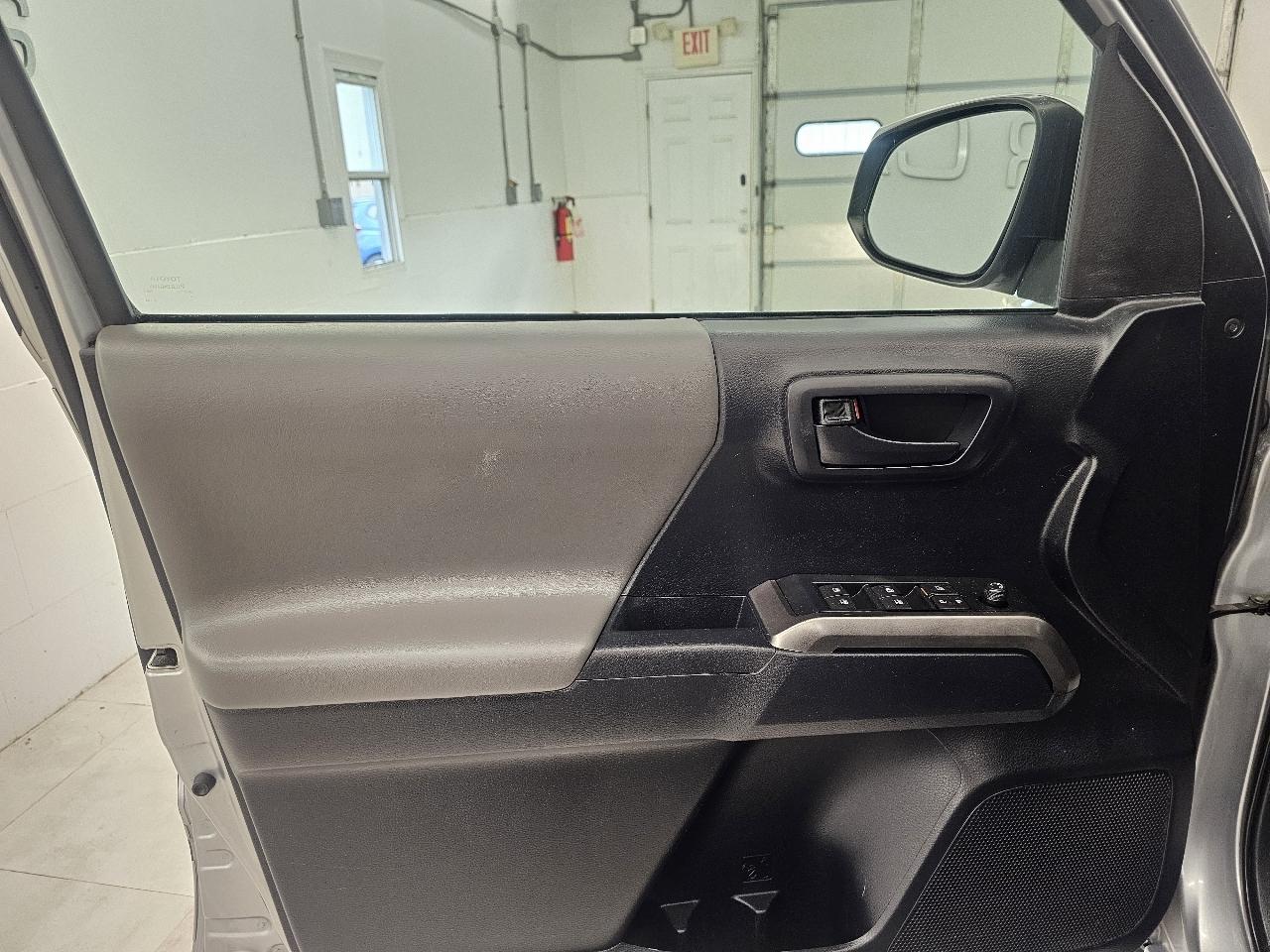 Toyota Tacoma 4WD TRD Off Road Double Cab 5' Bed V6 MT (Natl) 2019