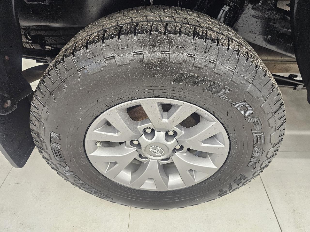 Toyota Tacoma 4WD TRD Off Road Double Cab 5' Bed V6 MT (Natl) 2019
