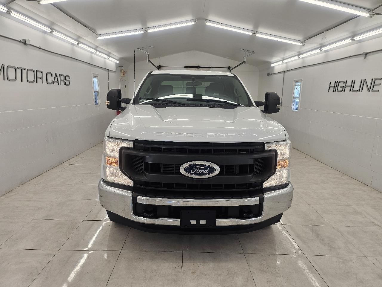 Ford Super Duty F-250 SRW Lariat 2WD Crew Cab 8' Box 2022
