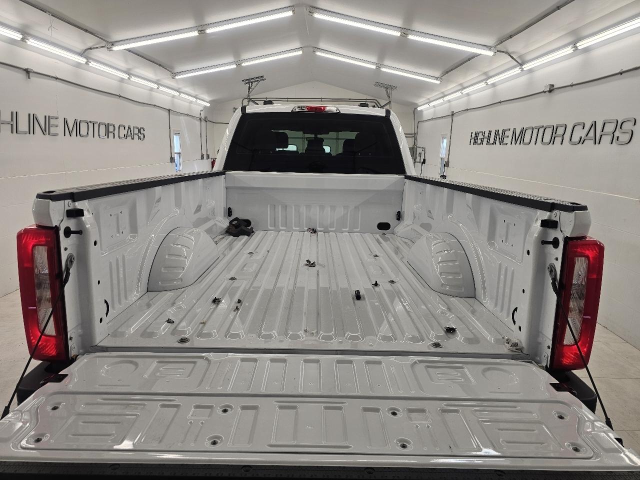 Ford Super Duty F-250 SRW Lariat 2WD Crew Cab 8' Box 2022