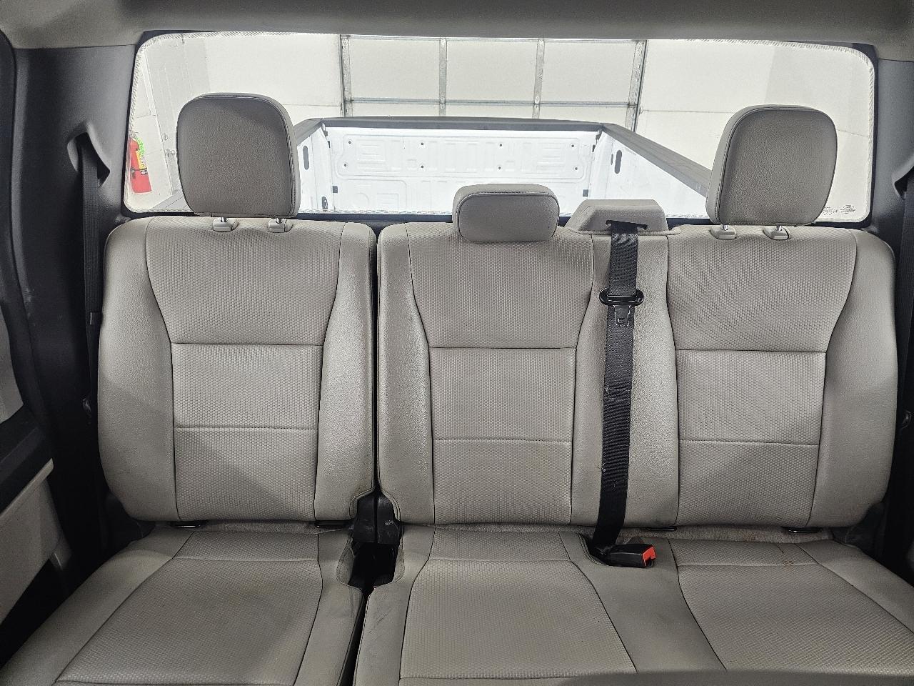 Ford Super Duty F-250 SRW Lariat 2WD Crew Cab 8' Box 2022