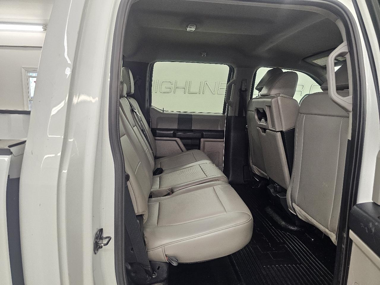 Ford Super Duty F-250 SRW Lariat 2WD Crew Cab 8' Box 2022