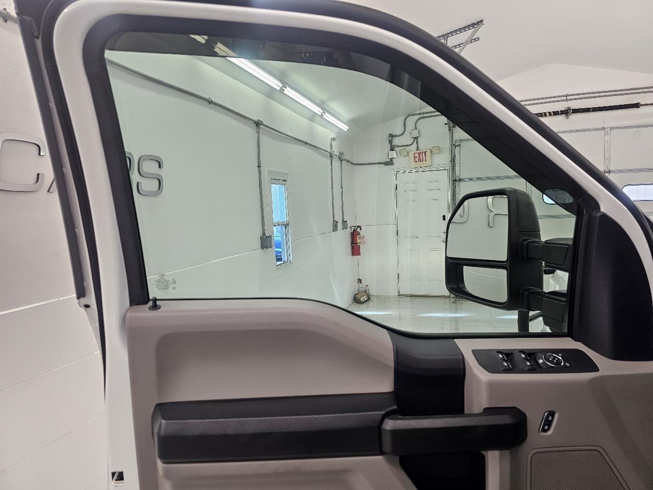 Ford Super Duty F-350 SRW King Ranch 2WD Crew Cab 8' Box 2019
