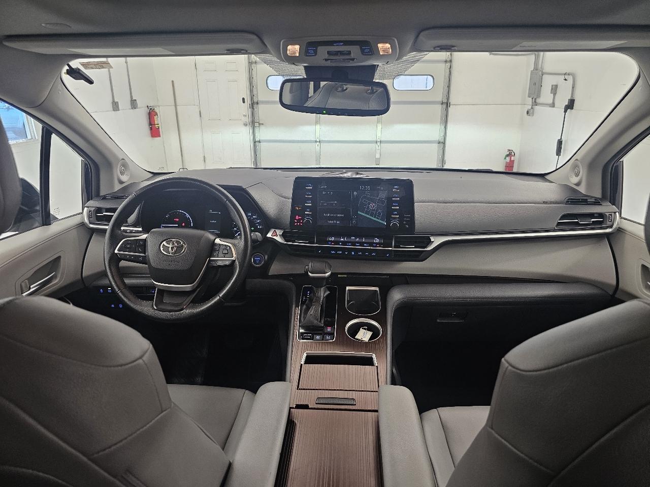 Toyota Sienna XLE AWD 7-Passenger (Natl) 2021