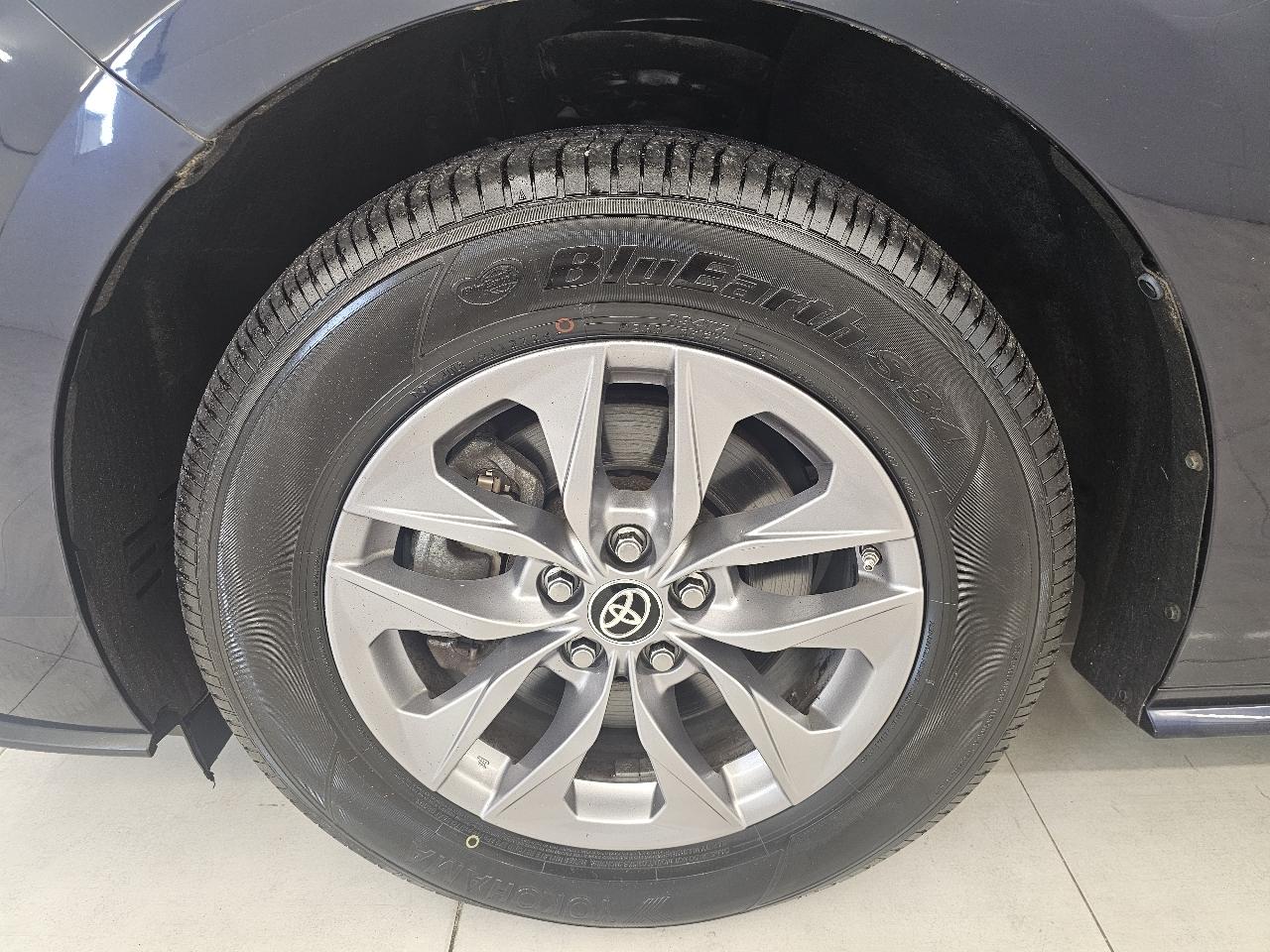Toyota Sienna XLE AWD 7-Passenger (Natl) 2021