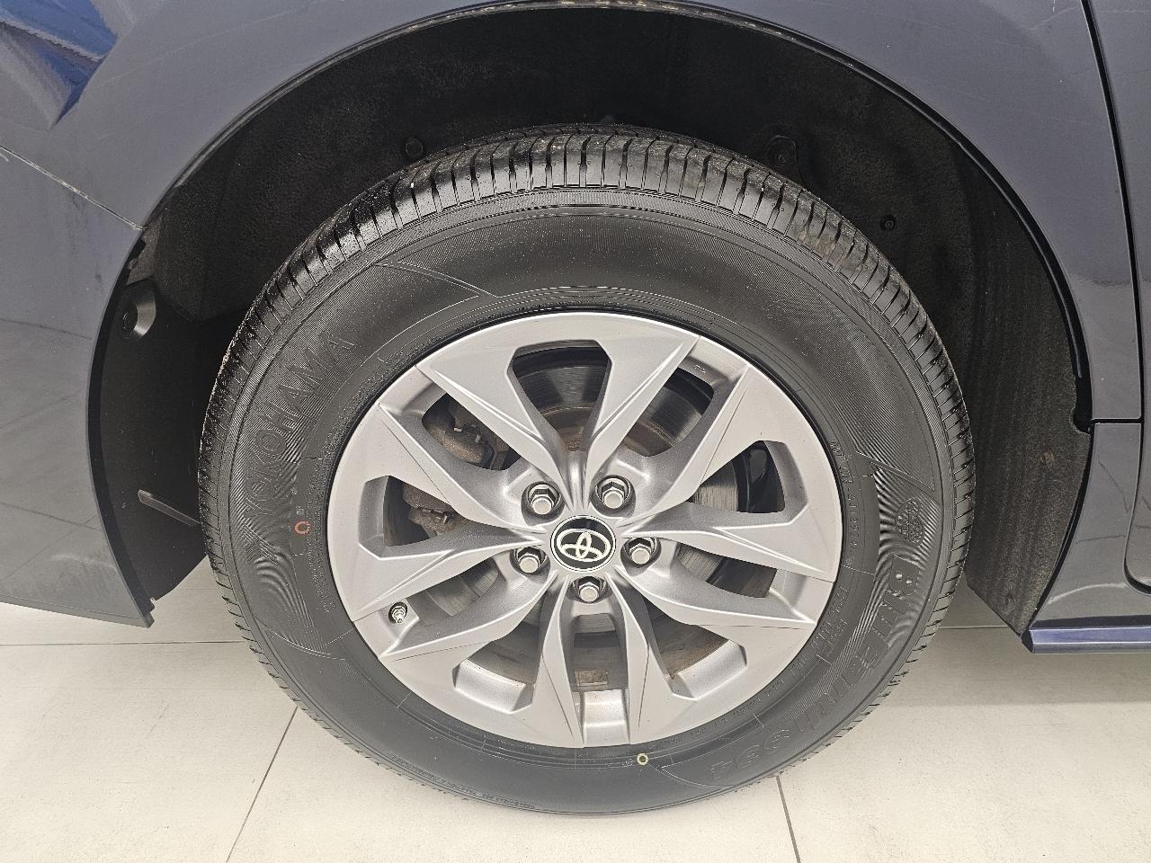 Toyota Sienna XLE AWD 7-Passenger (Natl) 2021
