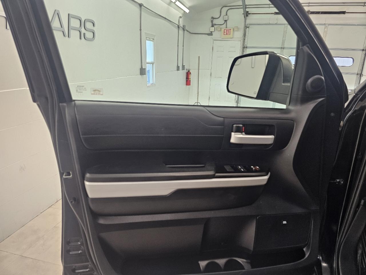Toyota Tundra 4WD 1794 Edition CrewMax 5.5' Bed 5.7L (Natl) 2018