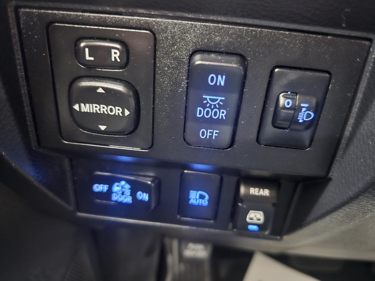 Toyota Tundra 4WD 1794 Edition CrewMax 5.5' Bed 5.7L (Natl) 2018