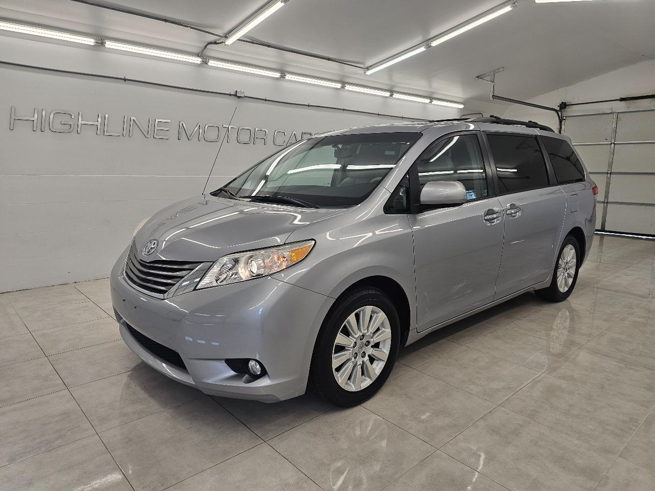 Toyota Sienna 5dr 7-Pass Van V6 Ltd AWD (Natl) 2014