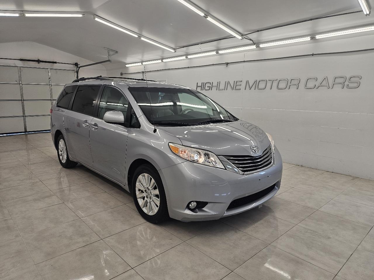 Toyota Sienna 5dr 7-Pass Van V6 Ltd AWD (Natl) 2014