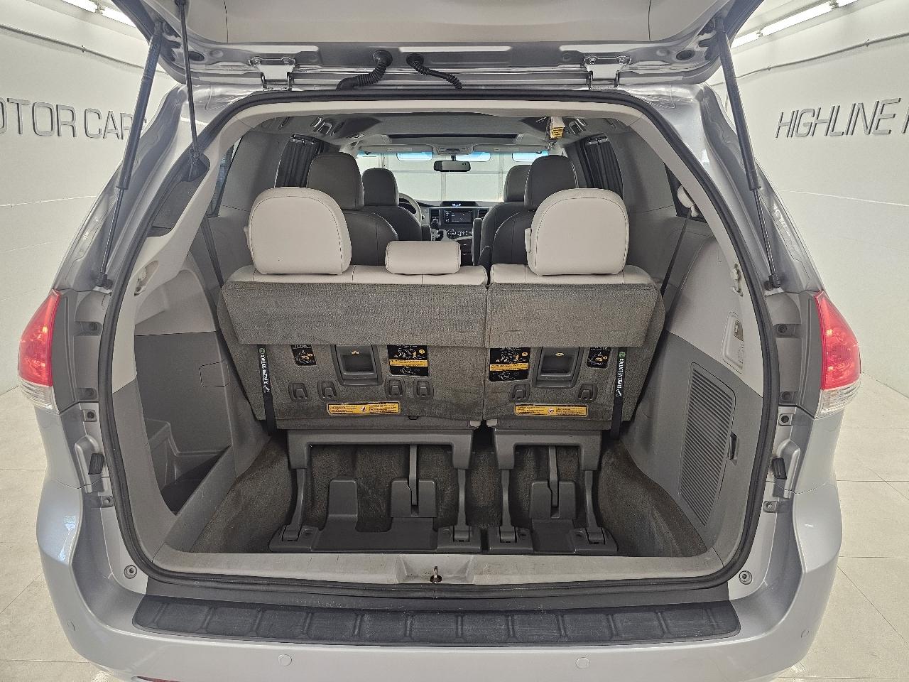 Toyota Sienna 5dr 7-Pass Van V6 Ltd AWD (Natl) 2014