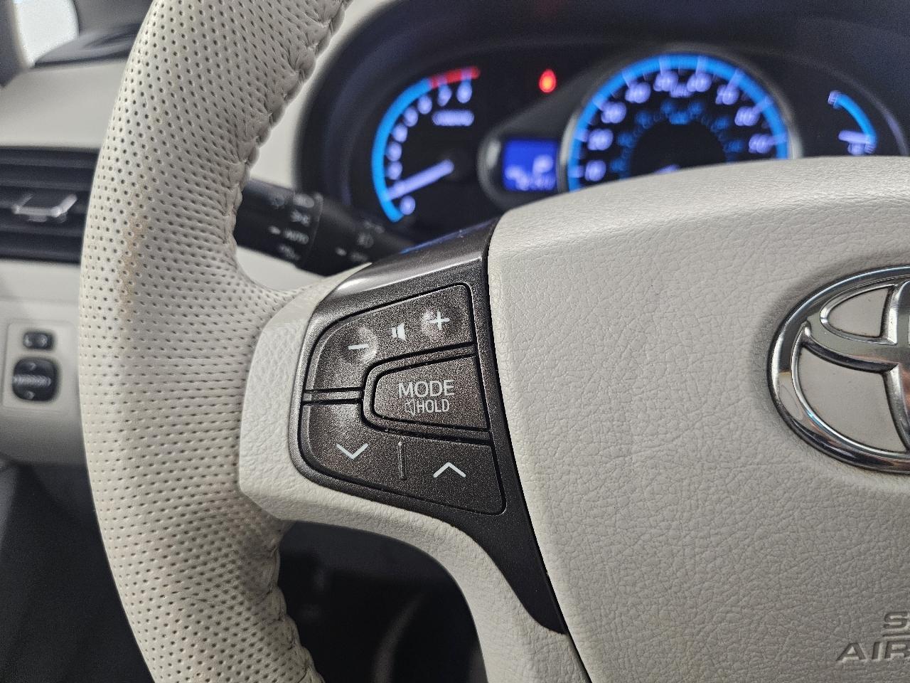 Toyota Sienna 5dr 7-Pass Van V6 Ltd AWD (Natl) 2014