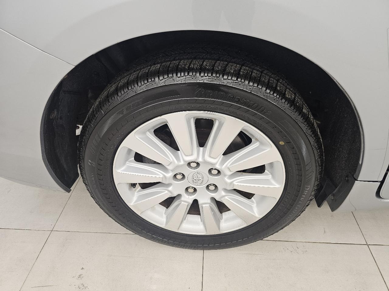 Toyota Sienna 5dr 7-Pass Van V6 Ltd AWD (Natl) 2014