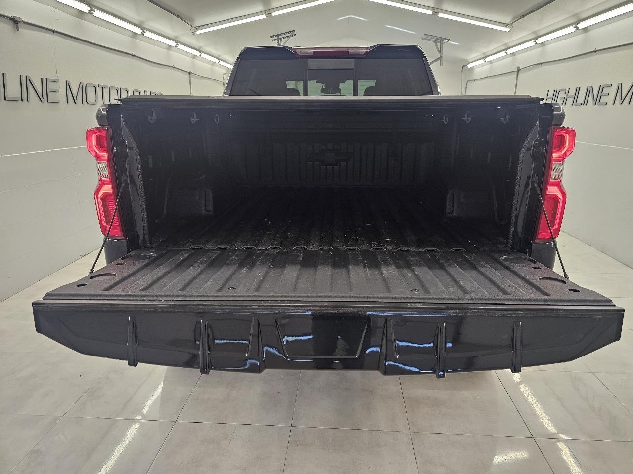 Chevrolet Silverado 1500 4WD Crew Cab 147" RST 2023