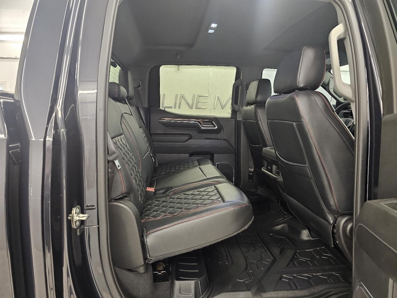 Chevrolet Silverado 1500 4WD Crew Cab 147" RST 2023