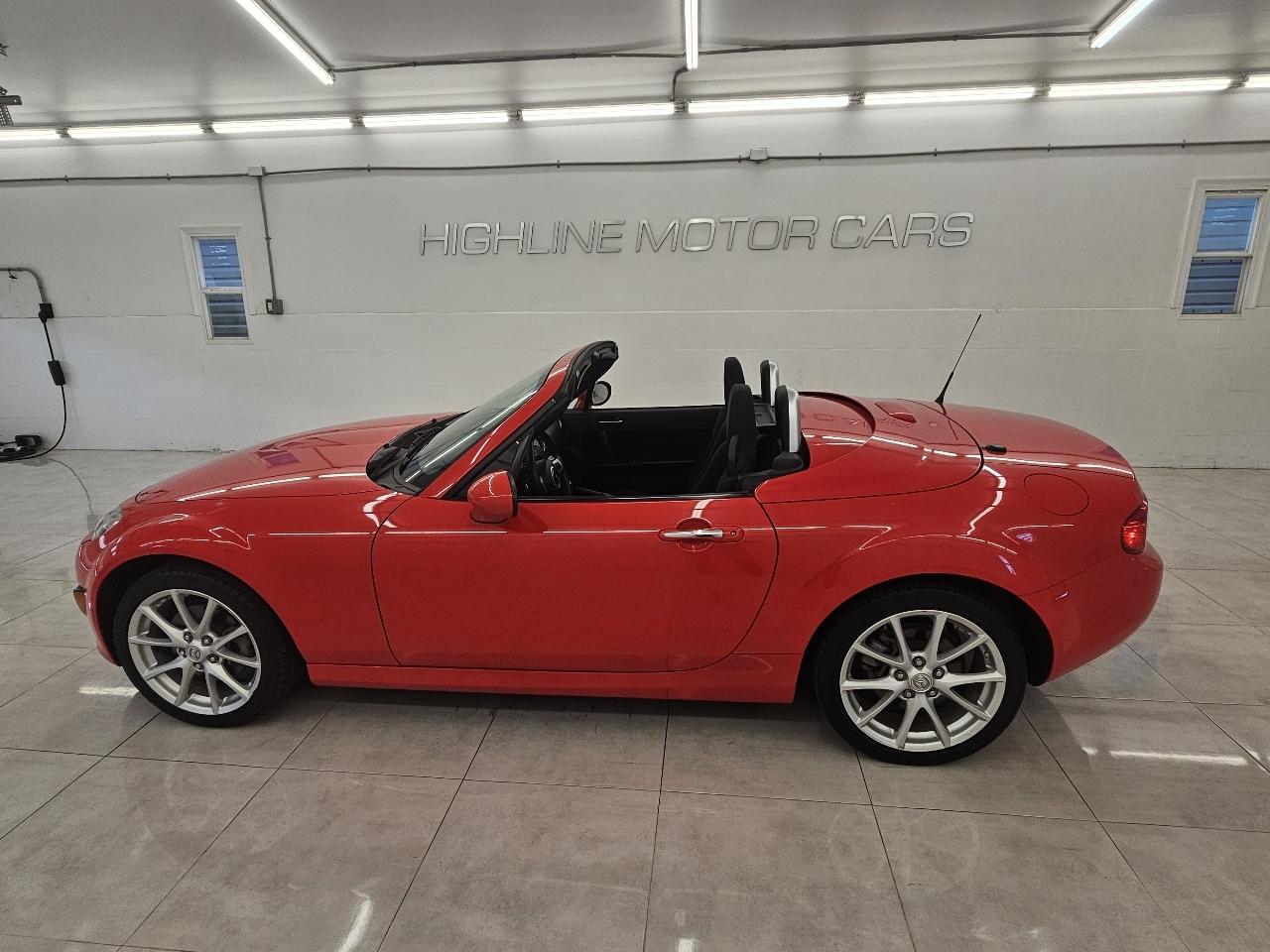 Mazda MX-5 Miata 2dr Conv Hard Top Auto Touring 2012