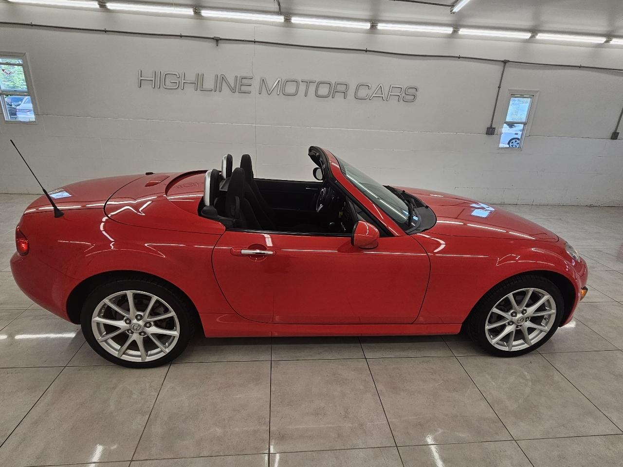 Mazda MX-5 Miata 2dr Conv Hard Top Auto Touring 2012