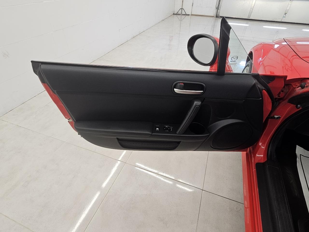 Mazda MX-5 Miata 2dr Conv Hard Top Auto Touring 2012