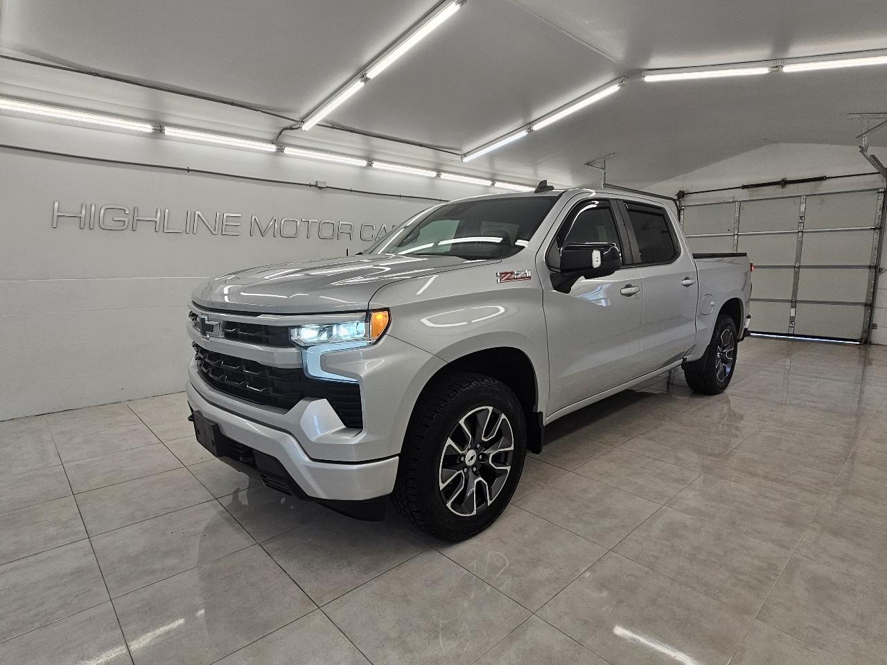 2022 Chevrolet Silverado 1500 4WD Crew Cab 147" RST