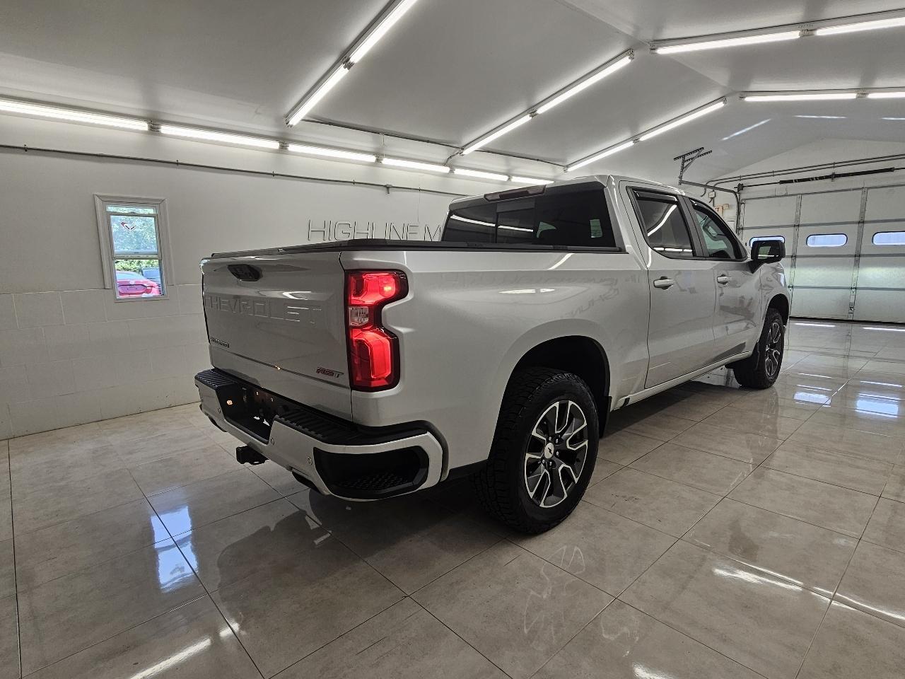 Chevrolet Silverado 1500 4WD Crew Cab 147" RST 2022