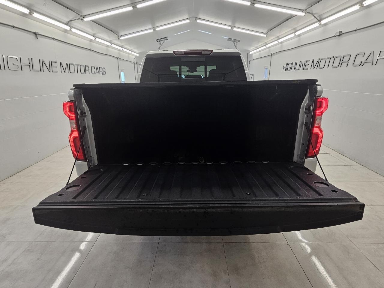 Chevrolet Silverado 1500 4WD Crew Cab 147" RST 2022