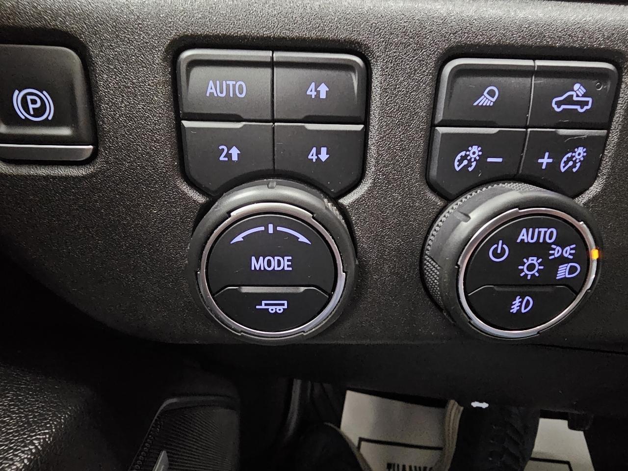 Chevrolet Silverado 1500 4WD Crew Cab 147" RST 2022