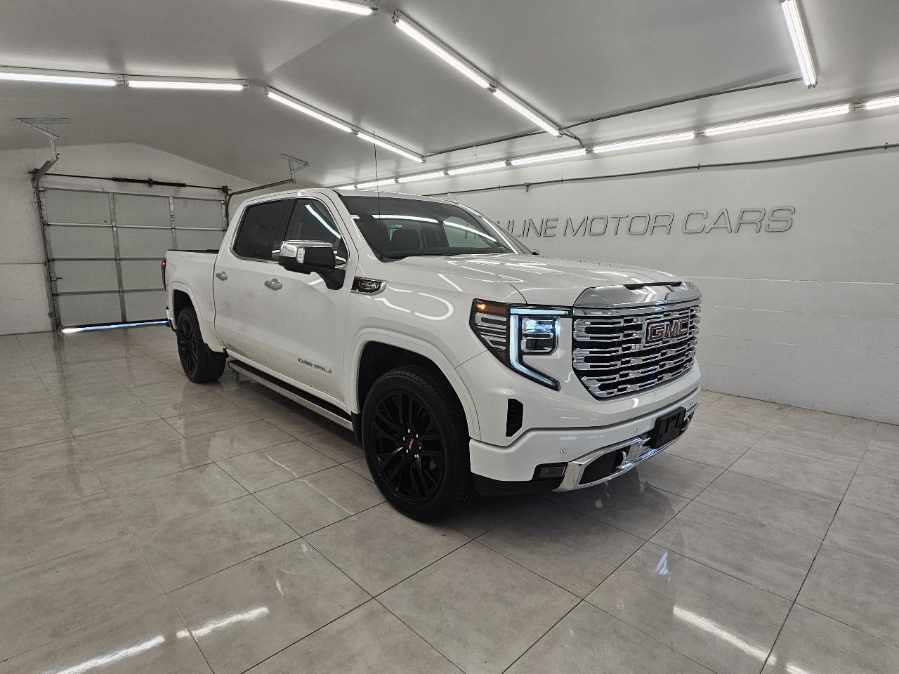 GMC Sierra 1500 4WD Crew Cab 147" Denali 2023