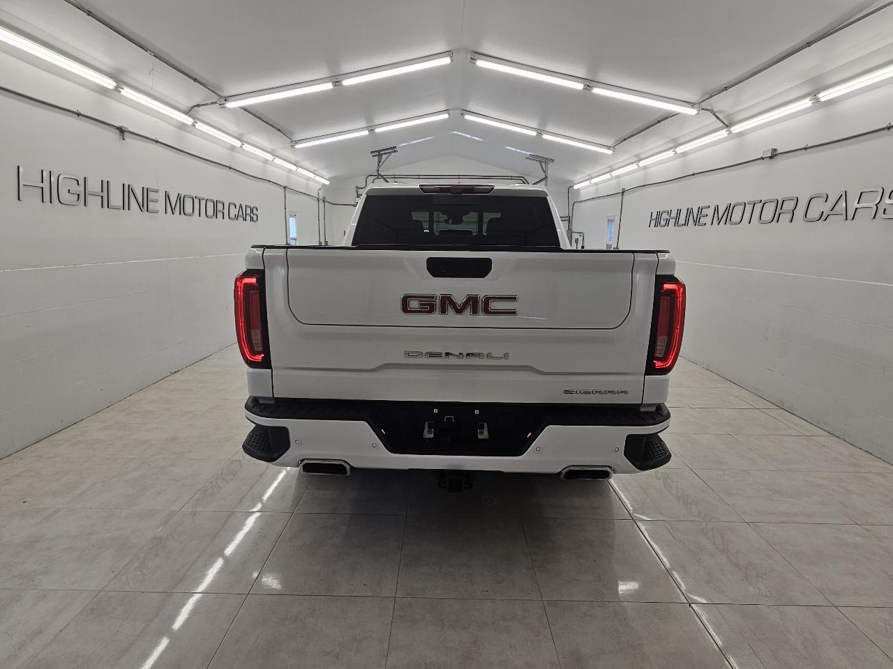 GMC Sierra 1500 4WD Crew Cab 147" Denali 2023