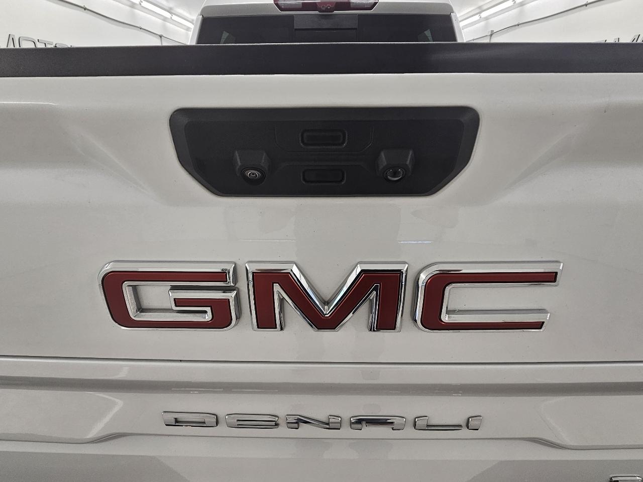 GMC Sierra 1500 4WD Crew Cab 147" Denali 2023