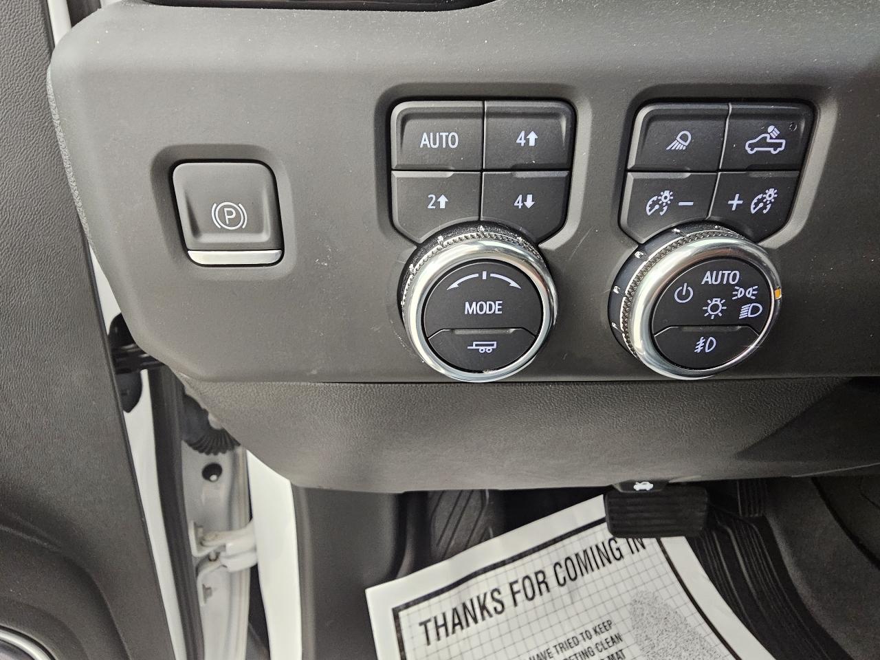 GMC Sierra 1500 4WD Crew Cab 147" Denali 2023