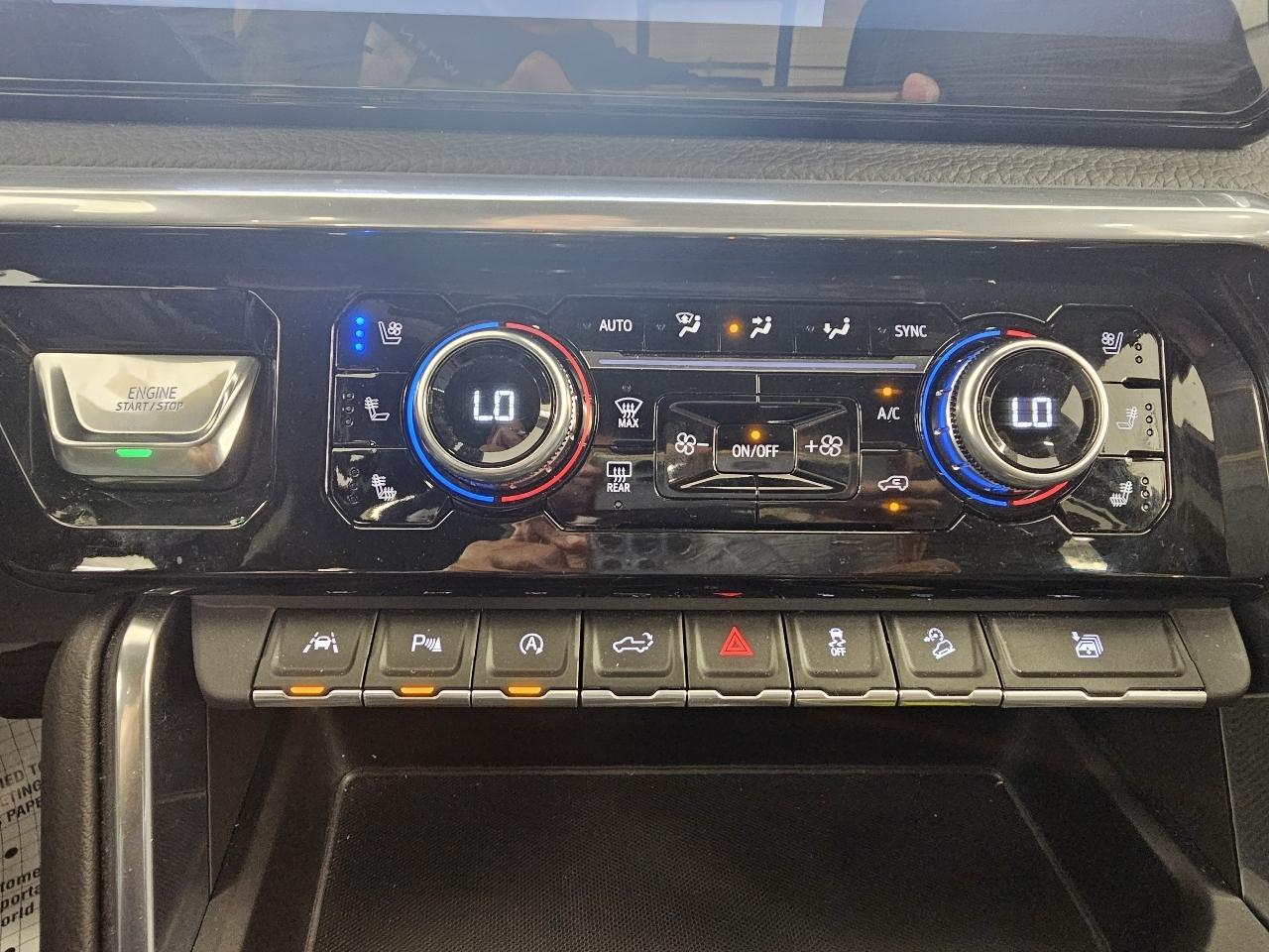GMC Sierra 1500 4WD Crew Cab 147" Denali 2023