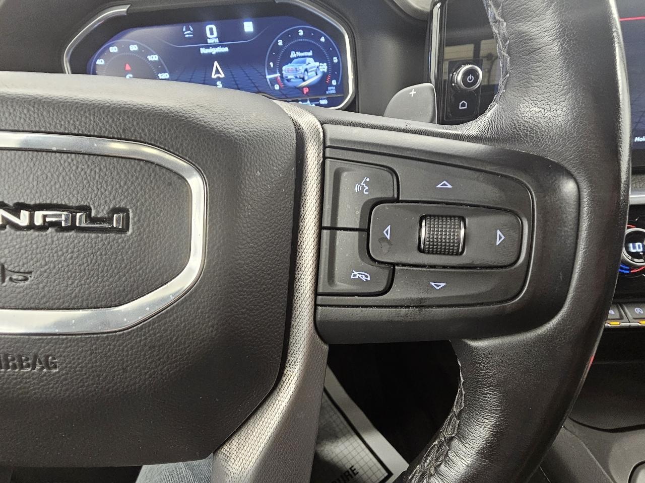 GMC Sierra 1500 4WD Crew Cab 147" Denali 2023