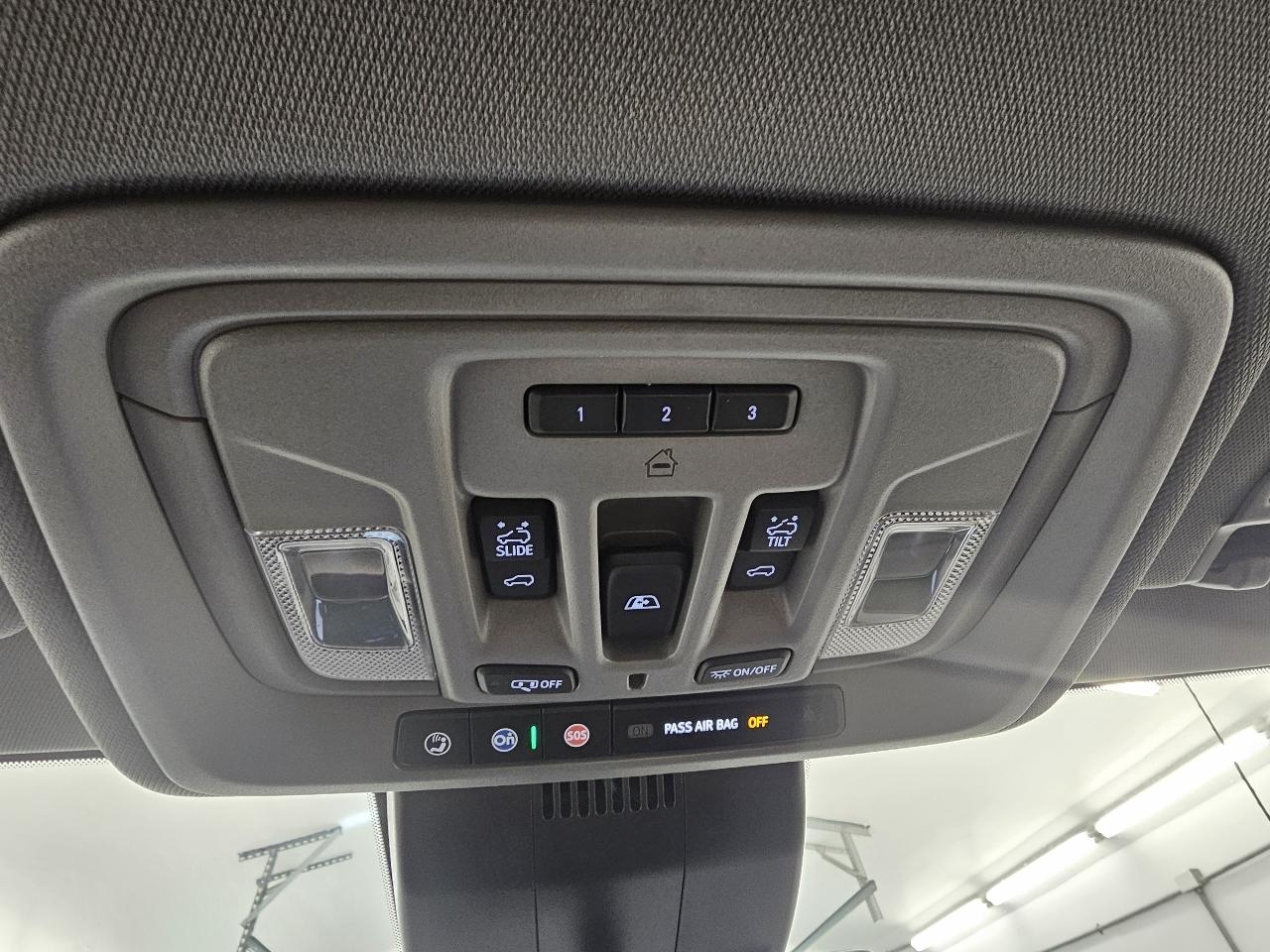GMC Sierra 1500 4WD Crew Cab 147" Denali 2023