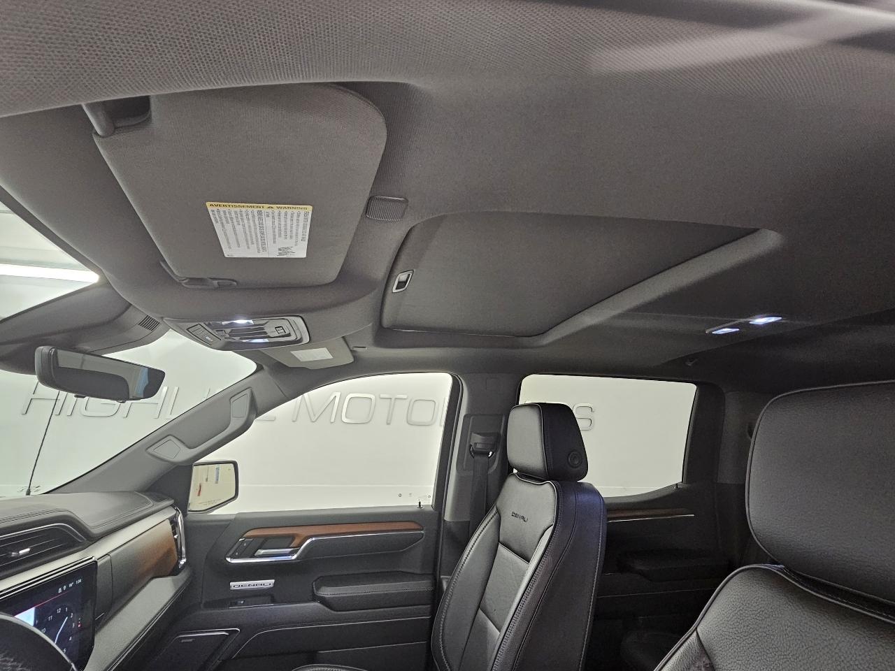 GMC Sierra 1500 4WD Crew Cab 147" Denali 2023