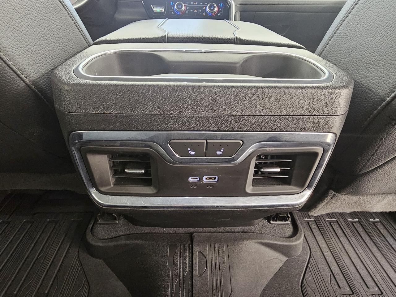 GMC Sierra 1500 4WD Crew Cab 147" Denali 2023