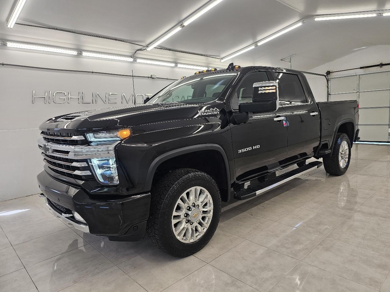 Chevrolet Silverado 3500HD 4WD Crew Cab 159" High Country 2023
