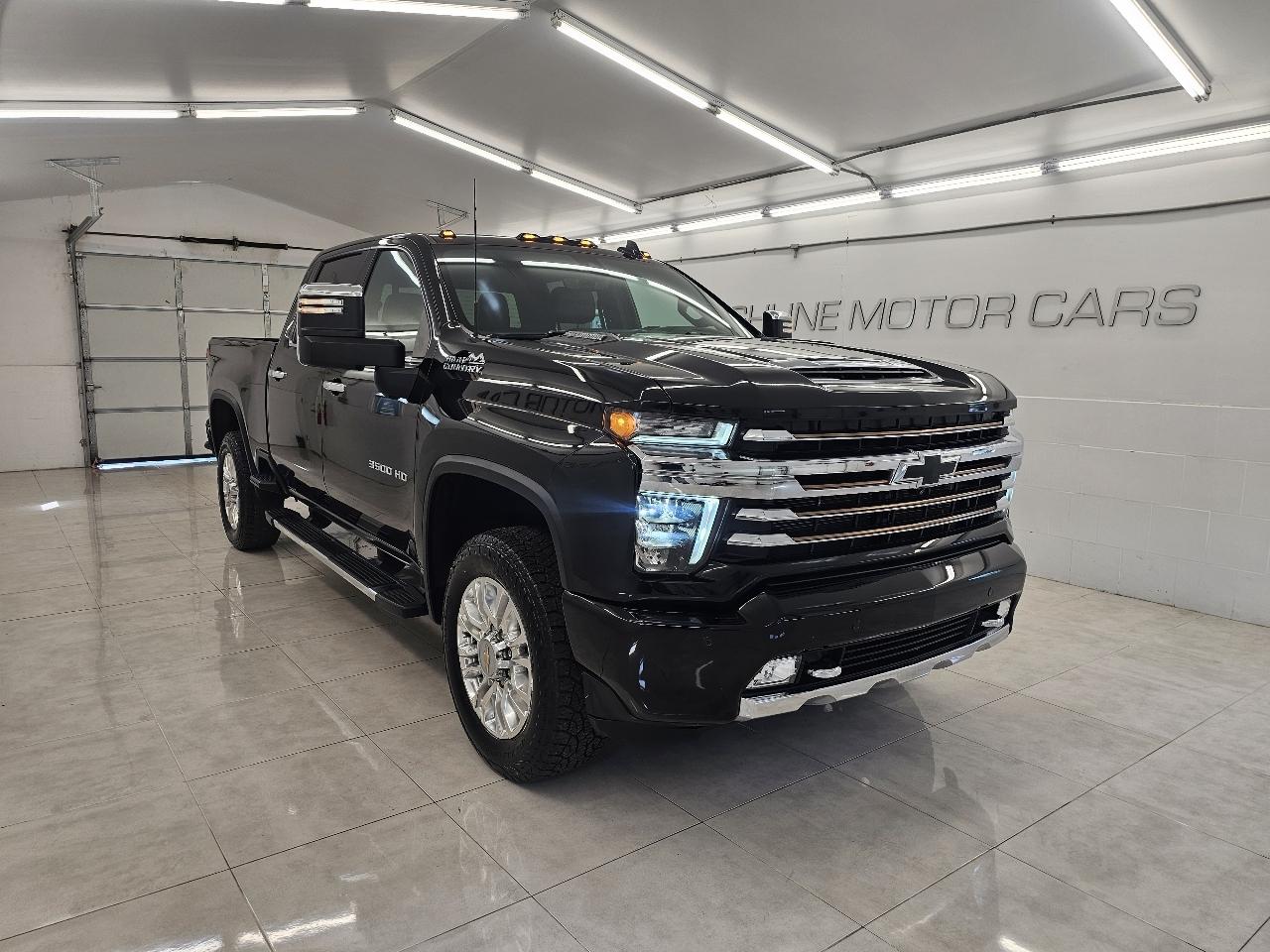 Chevrolet Silverado 3500HD 4WD Crew Cab 159" High Country 2023