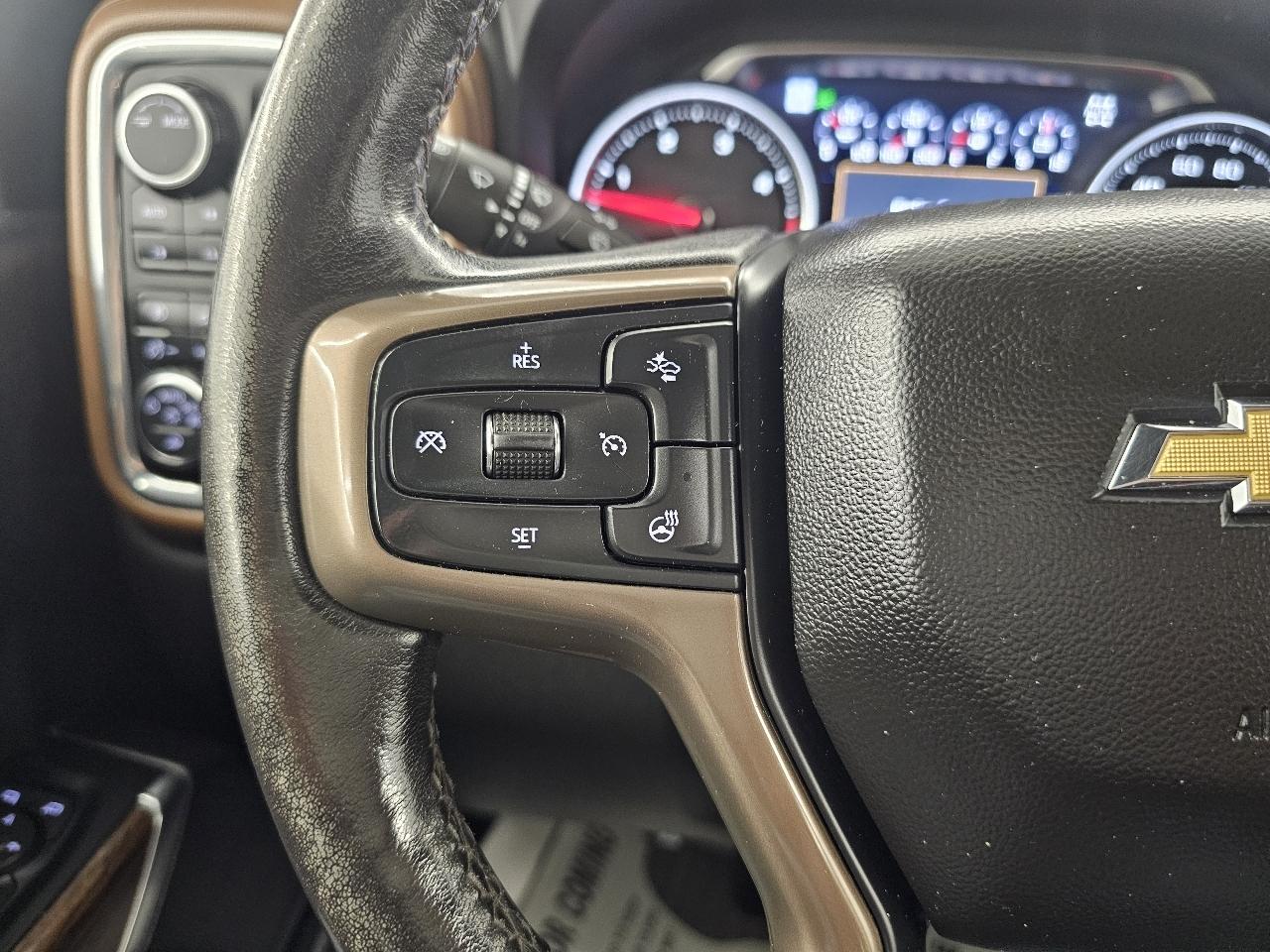Chevrolet Silverado 3500HD 4WD Crew Cab 159" High Country 2023