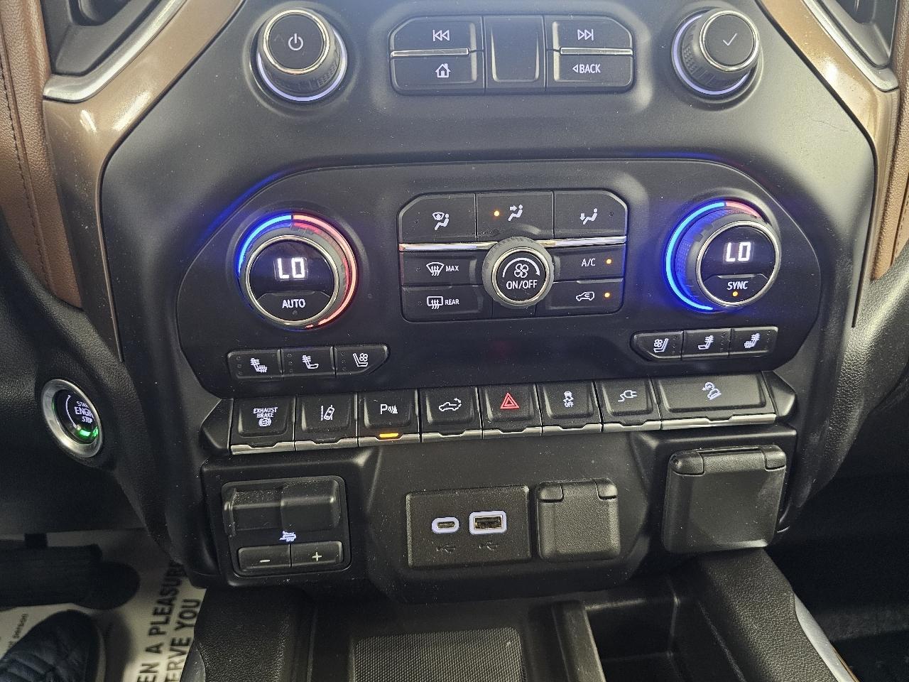Chevrolet Silverado 3500HD 4WD Crew Cab 159" High Country 2023