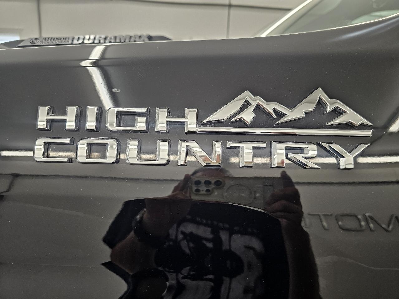 Chevrolet Silverado 3500HD 4WD Crew Cab 159" High Country 2023