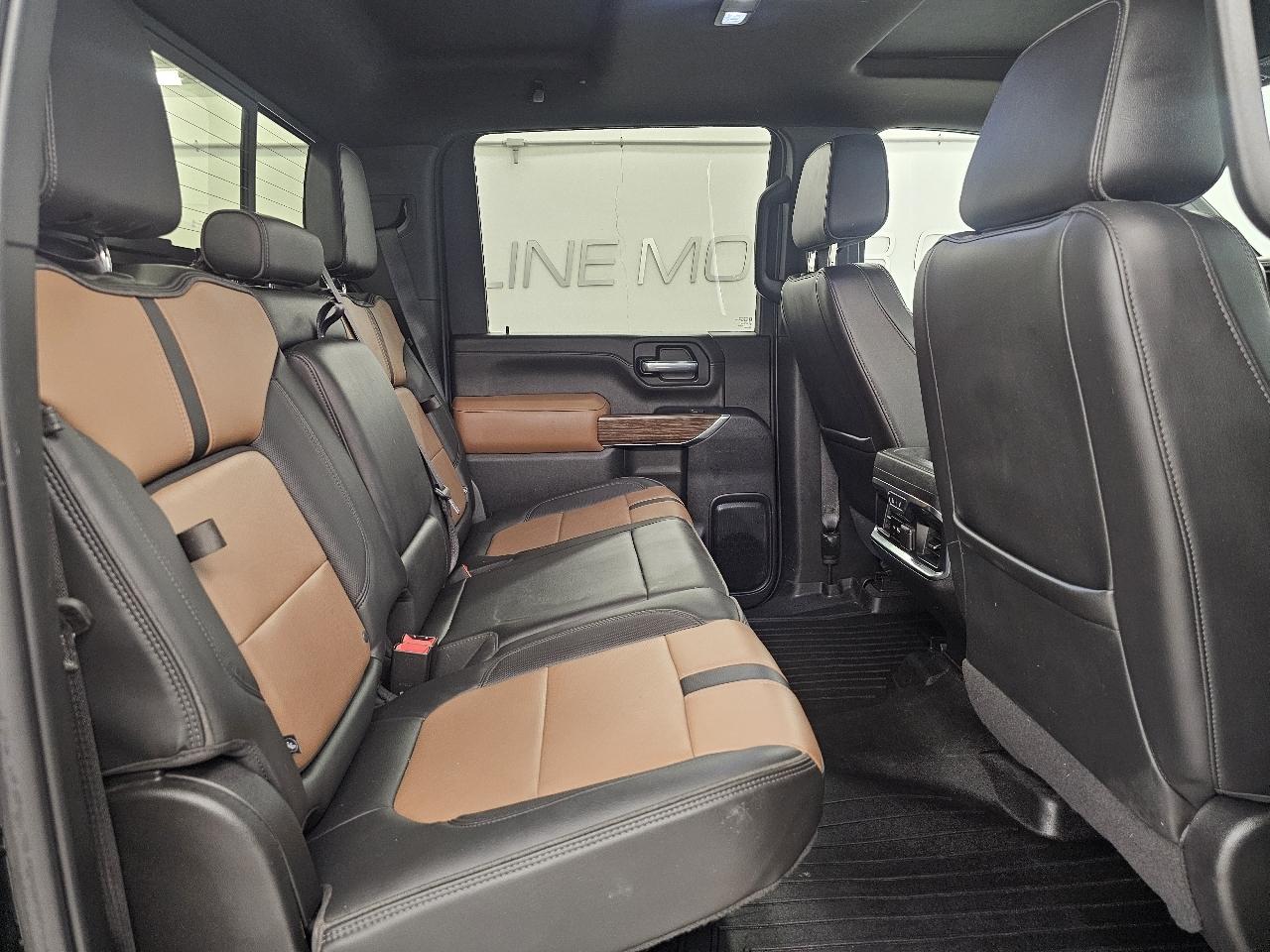 Chevrolet Silverado 3500HD 4WD Crew Cab 159" High Country 2023
