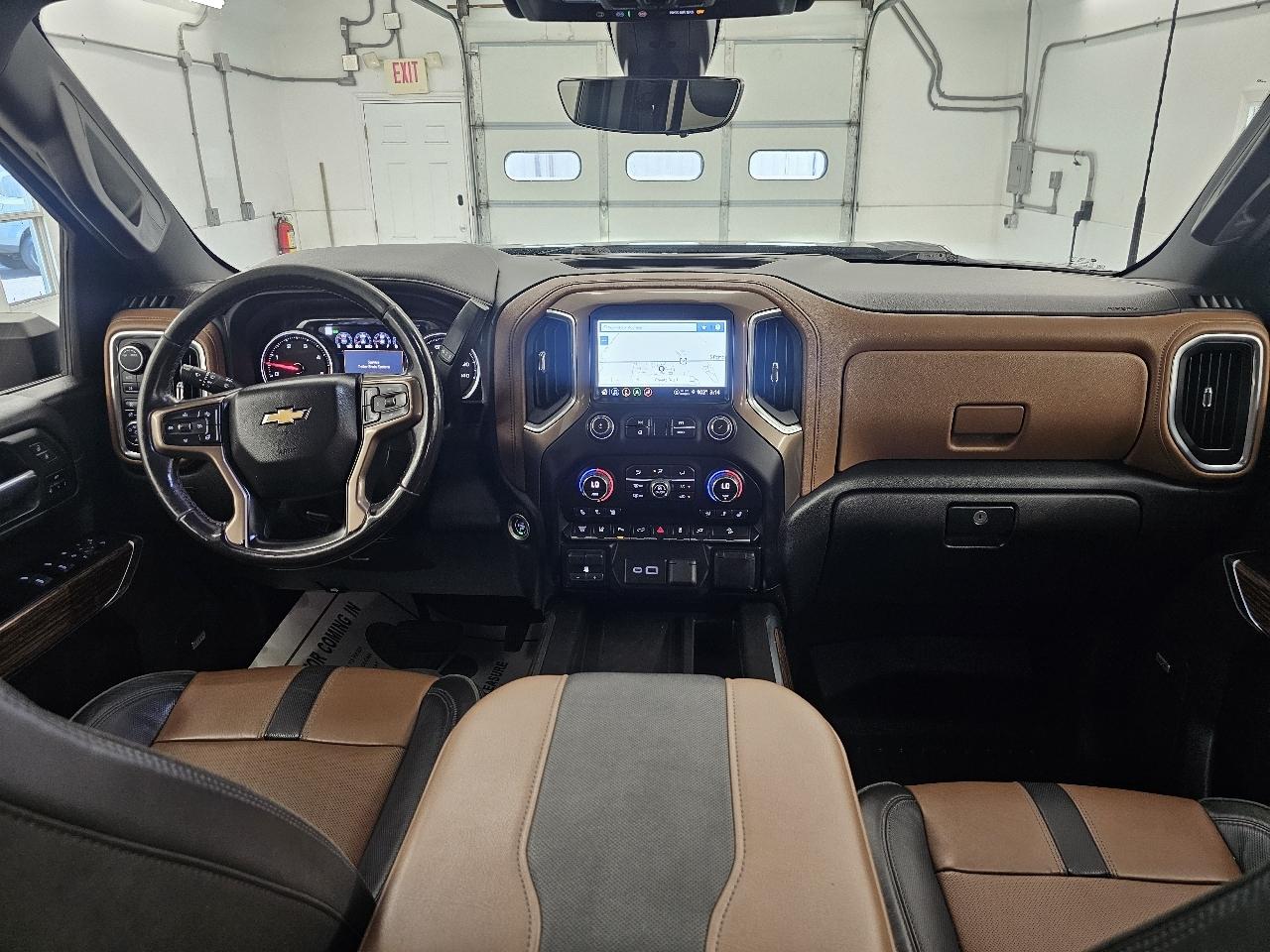 Chevrolet Silverado 3500HD 4WD Crew Cab 159" High Country 2023