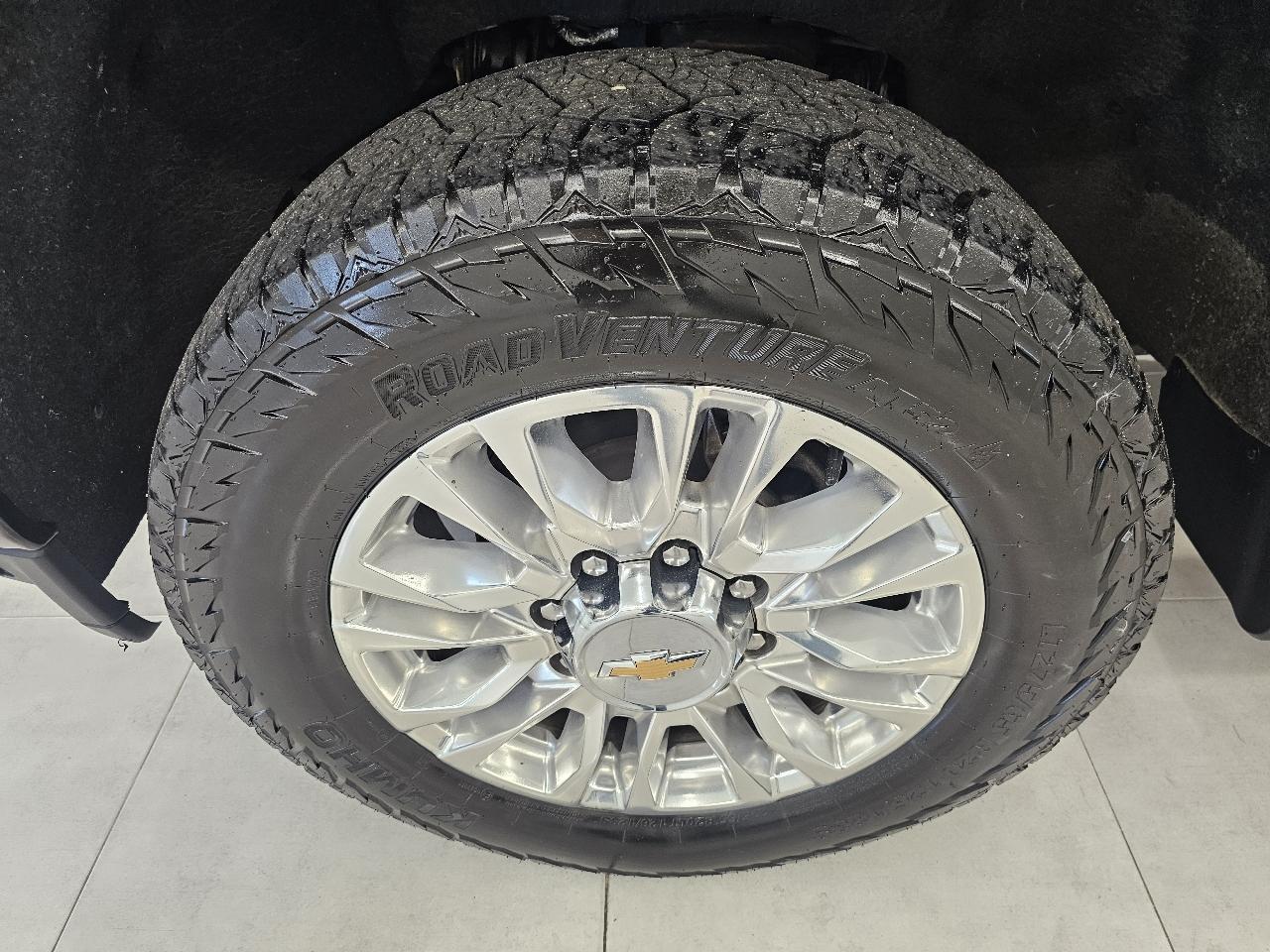 Chevrolet Silverado 3500HD 4WD Crew Cab 159" High Country 2023